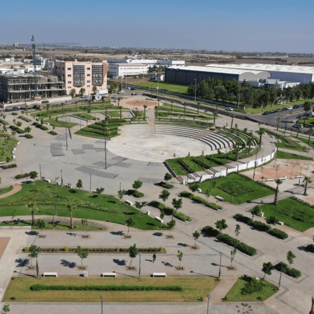 Travaux d'aménagement paysager des espaces verts de la tranche 6 et de la place centrale de la zone industrielle d'Oulad Saleh